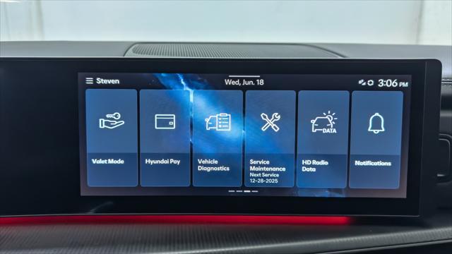 Photo of 2025 Phantom Black Hyundai SANTA FE