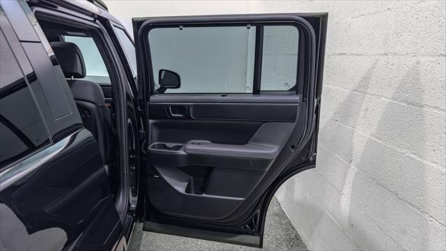 Photo of 2025 Phantom Black Hyundai SANTA FE