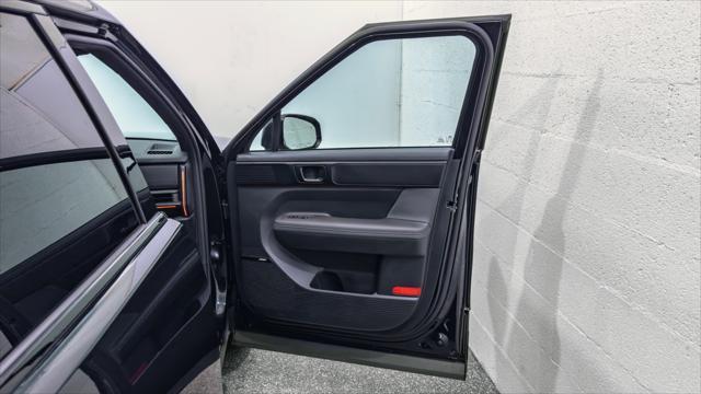 Photo of 2025 Phantom Black Hyundai SANTA FE