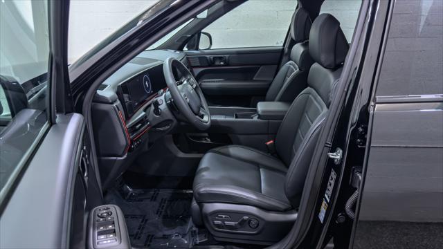 Photo of 2025 Phantom Black Hyundai SANTA FE