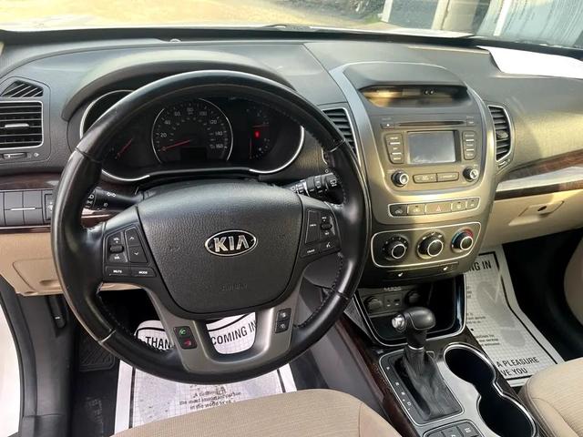 Photo of 2014 Snow White Pearl Kia Sorento