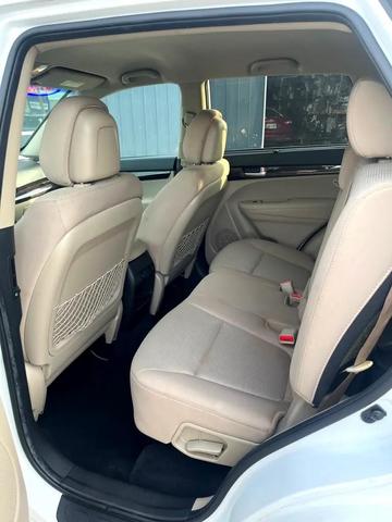 Photo of 2014 Snow White Pearl Kia Sorento