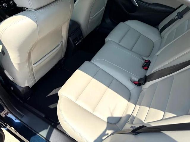 Photo of 2015 BLUE Mazda Mazda6