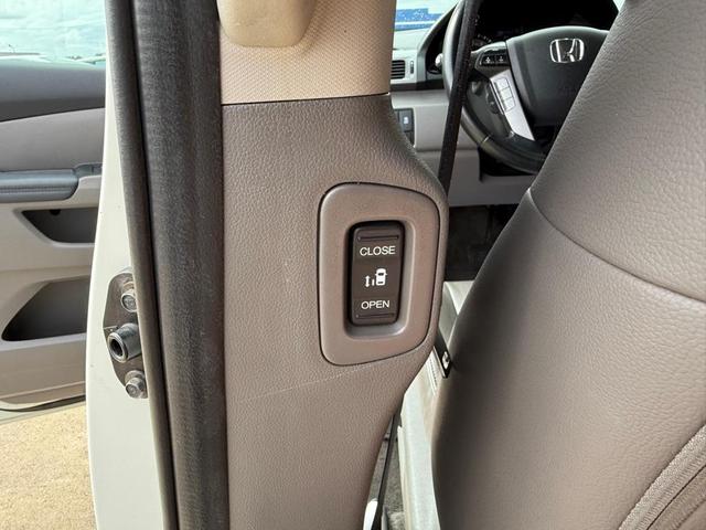 Photo of 2015 WHITE Honda Odyssey