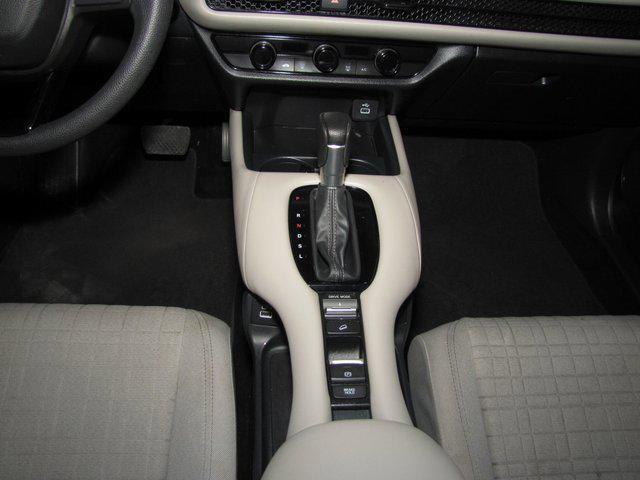 Photo of 2023 Platinum White Pearl Honda HR-V