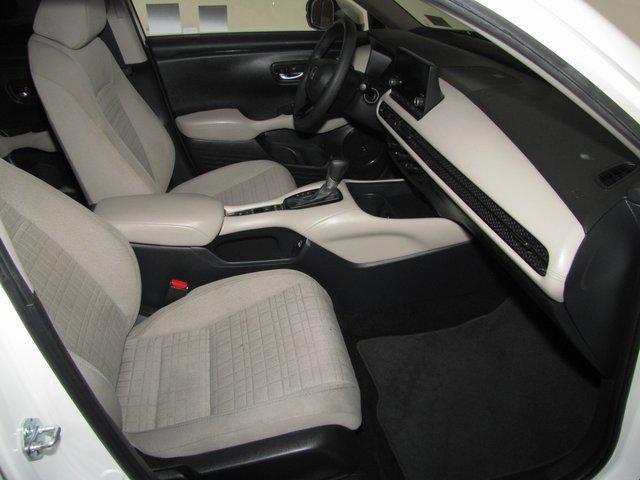 Photo of 2023 Platinum White Pearl Honda HR-V
