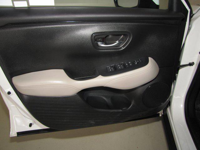 Photo of 2023 Platinum White Pearl Honda HR-V