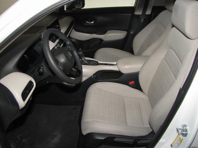 Photo of 2023 Platinum White Pearl Honda HR-V