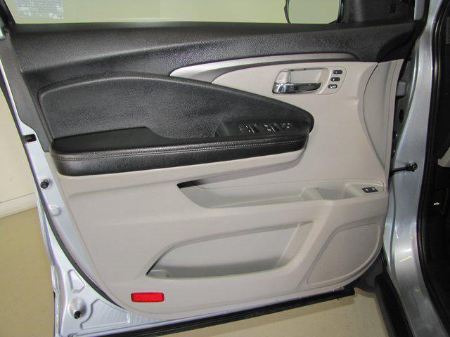 Photo of 2020 Silver Honda Pilot