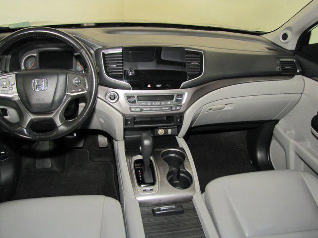 Photo of 2020 Silver Honda Pilot
