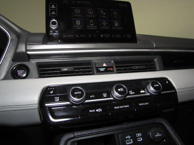 Photo of 2025 Silver Honda Pilot