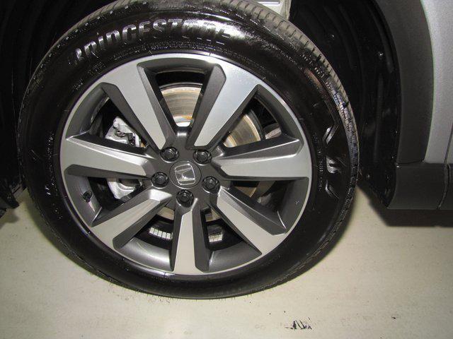 Photo of 2025 Silver Honda Pilot