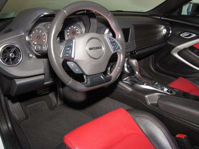 Photo of 2022 White Chevrolet Camaro