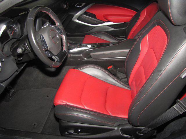 Photo of 2022 White Chevrolet Camaro