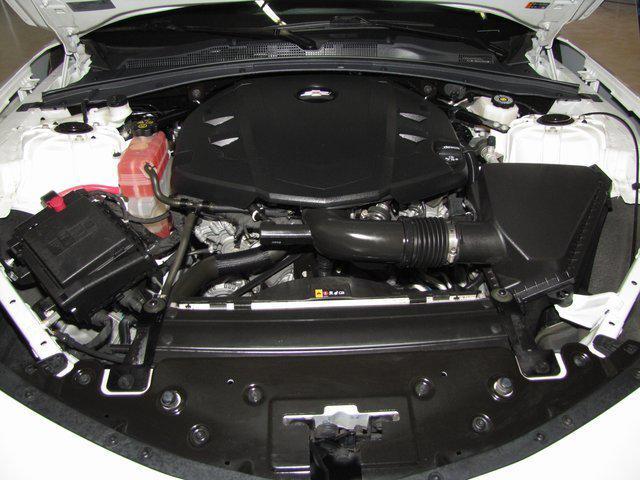 Photo of 2022 White Chevrolet Camaro