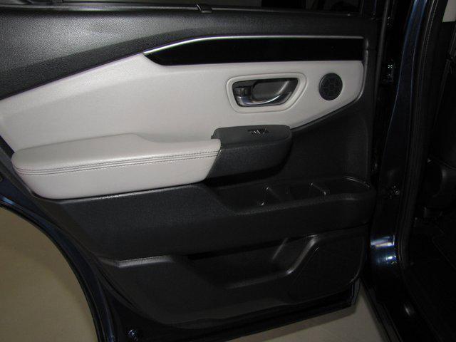 Photo of 2024 Blue Honda Pilot