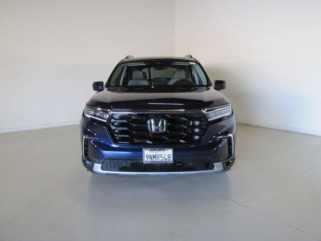 Photo of 2024 Blue Honda Pilot