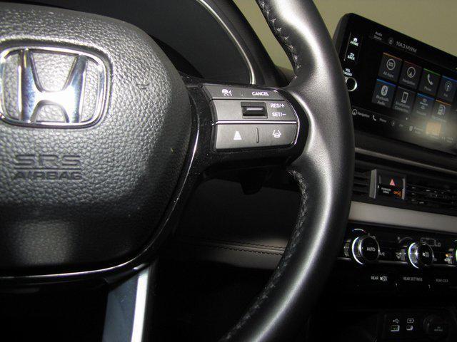 Photo of 2024 Blue Honda Pilot