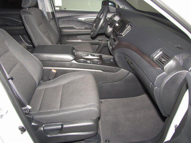Photo of 2025 White Honda Ridgeline