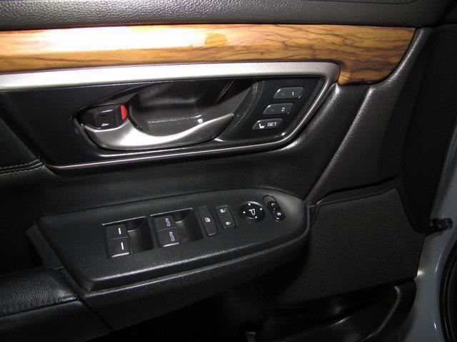 Photo of 2022 Gray Honda CR-V Hybrid