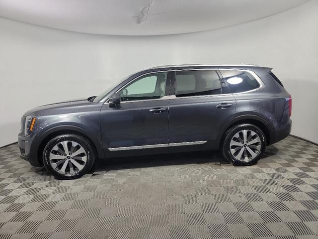 Photo of 2022 Gray Kia Telluride