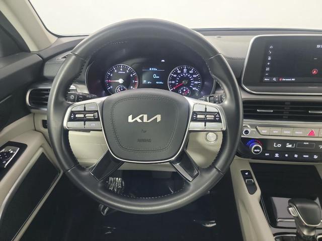 Photo of 2022 Gray Kia Telluride