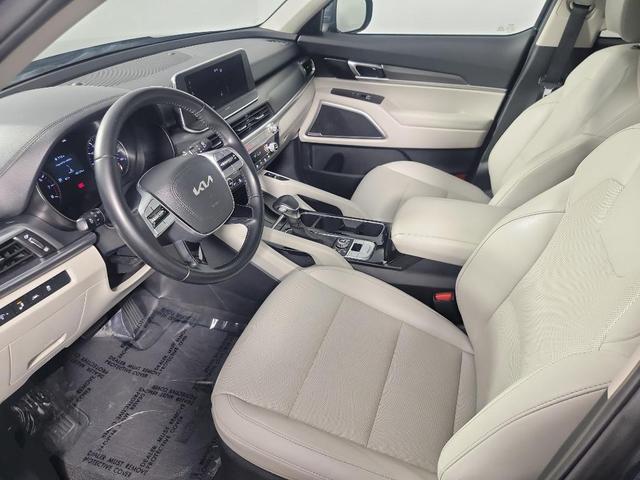 Photo of 2022 Gray Kia Telluride