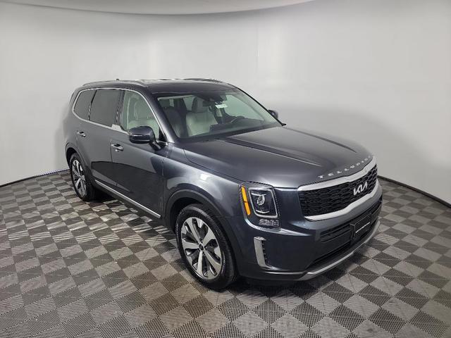 Photo of 2022 Gray Kia Telluride