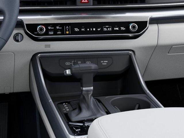 Photo of 2026 Snow White Pearl Kia Carnival