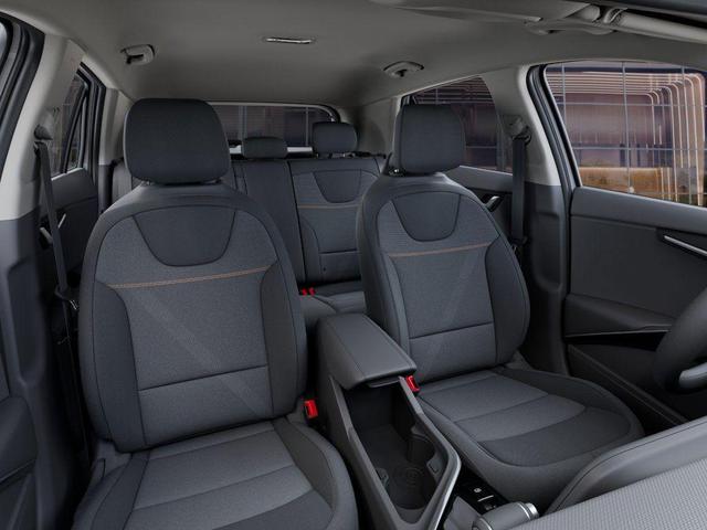 Photo of 2025 Snow White Pearl Kia Niro