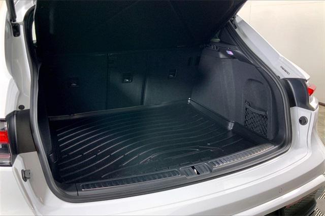 Photo of 2023 White Porsche Macan