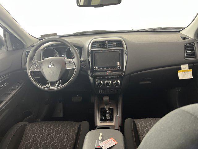 Photo of 2025 White Diamond Mitsubishi Outlander Sport