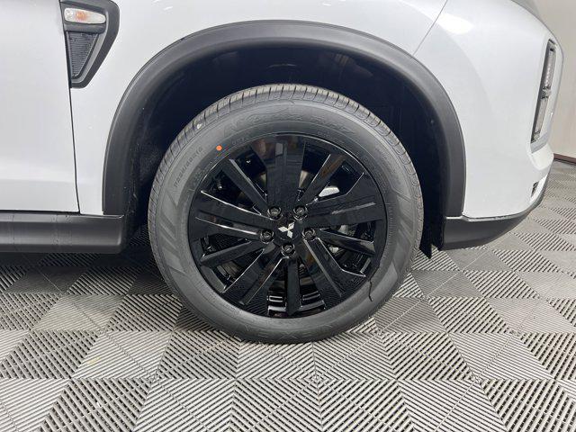 Photo of 2025 White Diamond Mitsubishi Outlander Sport