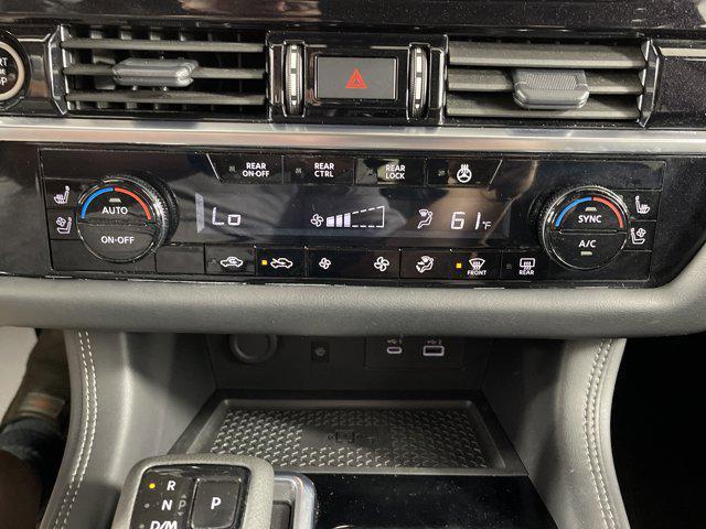 Photo of 2024 Obsidian Green Pearl Nissan Pathfinder