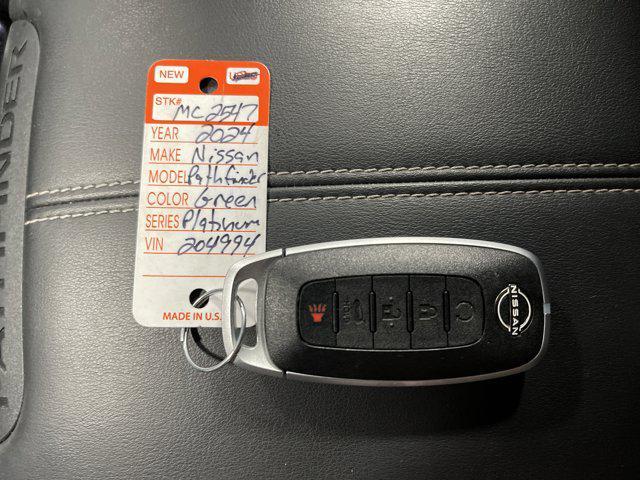 Photo of 2024 Obsidian Green Pearl Nissan Pathfinder