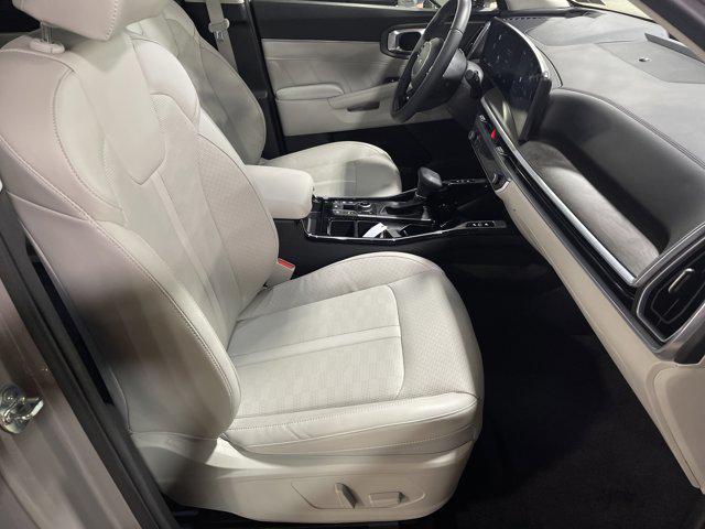 Photo of 2025 Road Rider Brown Kia Sorento