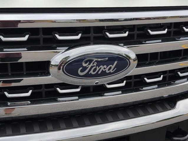 Photo of 2025 White Ford F-250