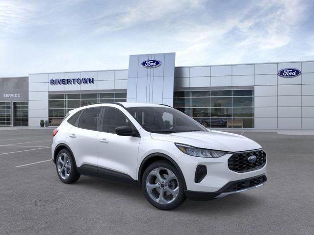 Photo of 2026 Star White Metallic Tri-Coat Ford Escape