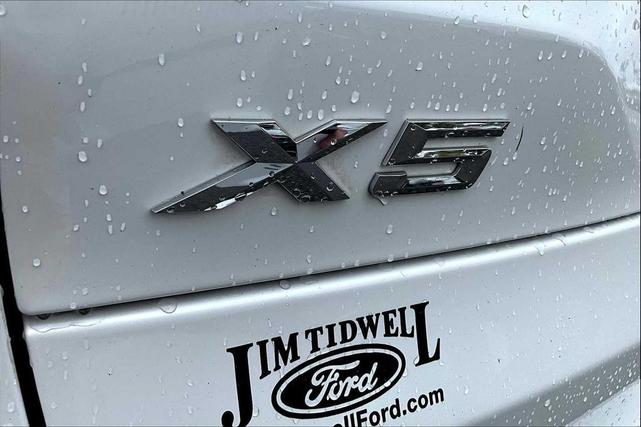 Photo of 2023 Mineral White Metallic BMW X5 PHEV