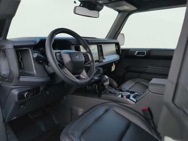 Photo of 2025 Oxford White Ford Bronco