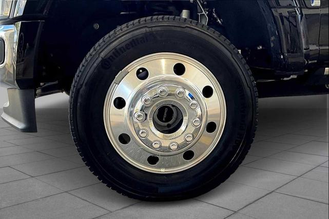 Photo of 2024 Agate Black Metallic Ford F-450