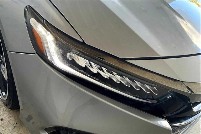 Photo of 2022 Lunar Silver Metallic Honda Accord