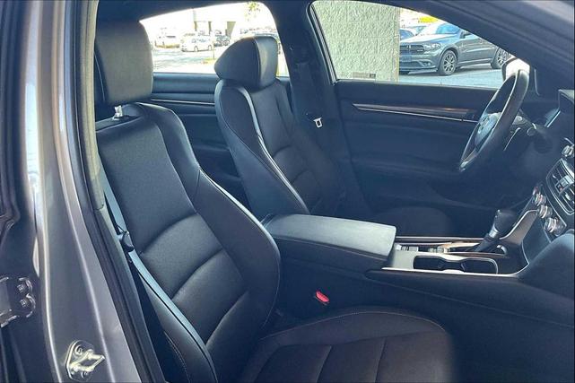 Photo of 2022 Lunar Silver Metallic Honda Accord
