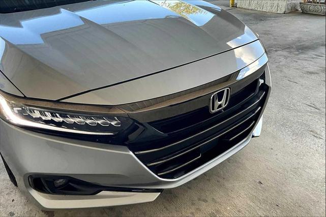 Photo of 2022 Lunar Silver Metallic Honda Accord