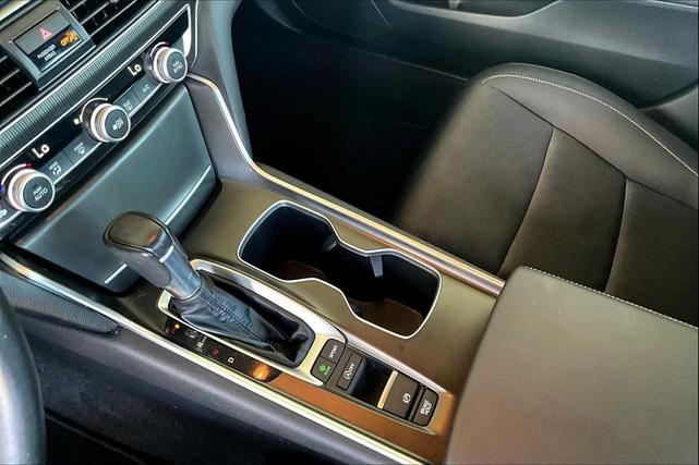 Photo of 2022 Lunar Silver Metallic Honda Accord