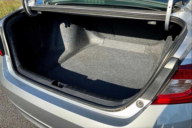 Photo of 2022 Lunar Silver Metallic Honda Accord