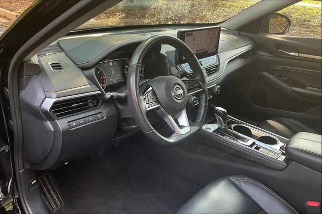 Photo of 2023 Super Black Nissan Altima