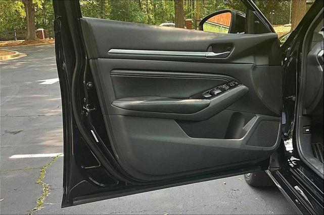 Photo of 2023 Super Black Nissan Altima