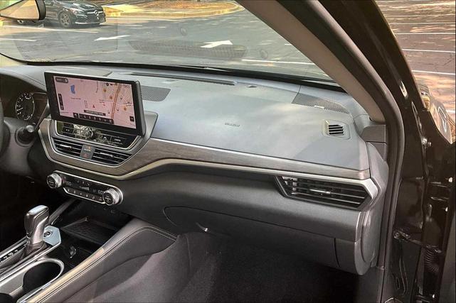 Photo of 2023 Super Black Nissan Altima