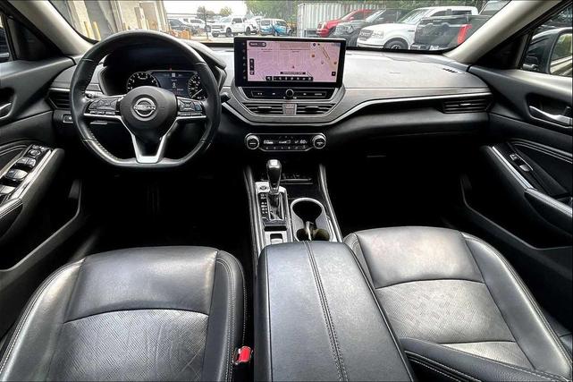 Photo of 2023 Super Black Nissan Altima